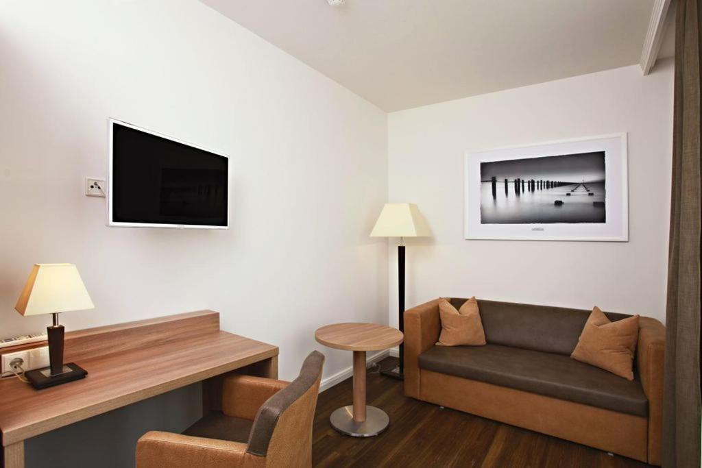 Hotel Warnow Ρόστοκ Εξωτερικό φωτογραφία