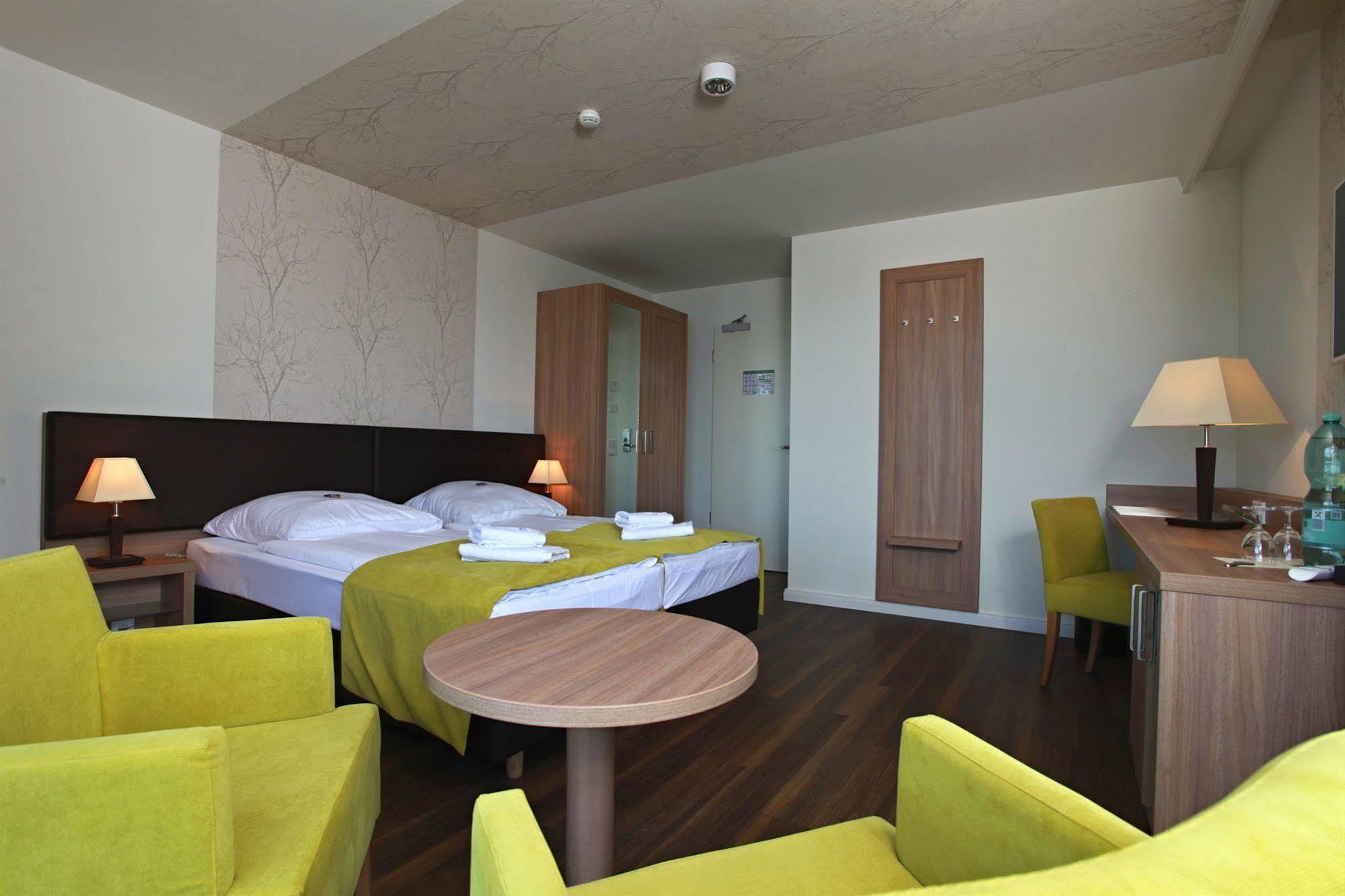 Hotel Warnow Ρόστοκ Εξωτερικό φωτογραφία