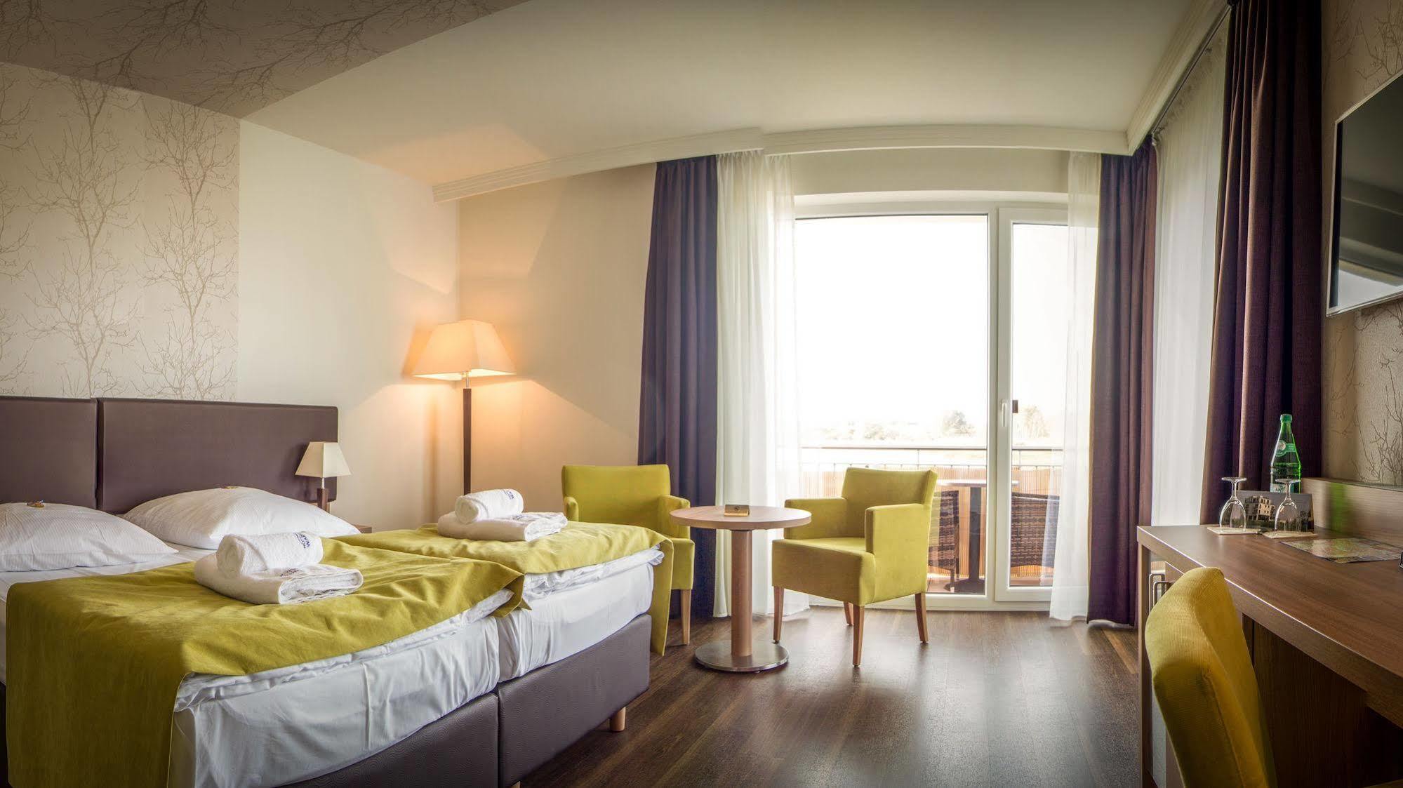 Hotel Warnow Ρόστοκ Εξωτερικό φωτογραφία